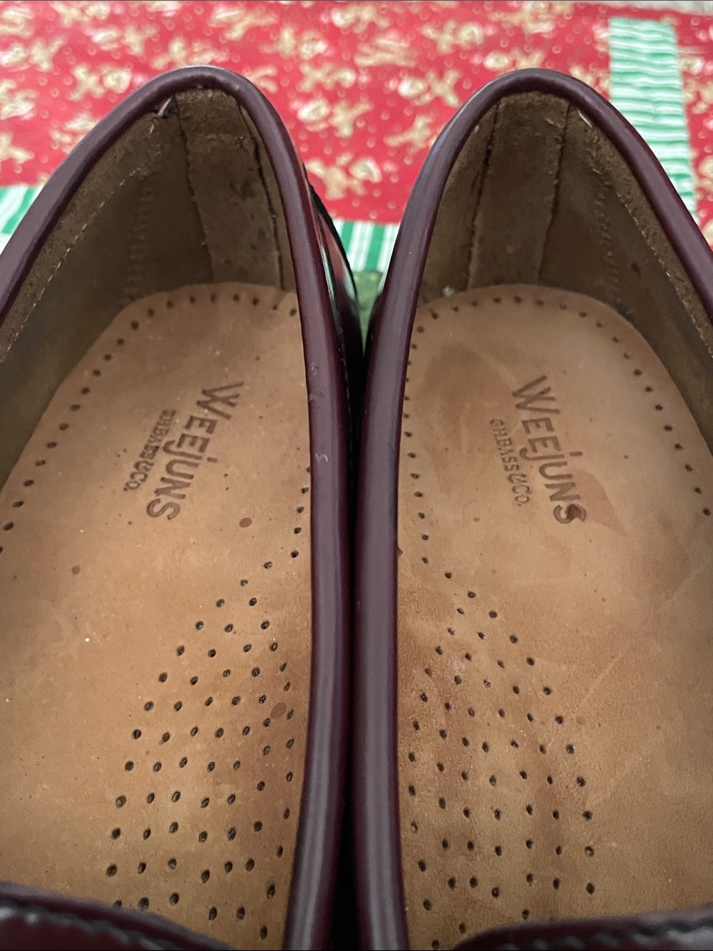 G.H. Bass & Co. Women's Burgundy Penny Loafers Size 7M - Picture 9 of 13